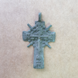 №19 Старинный металлический нательный христианский крестик, немного погнут, размеры 5х3см